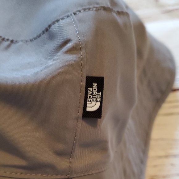 🆕️ The North Face Kids Reversible Bucket Hat 🧑 - Picture 6 of 8